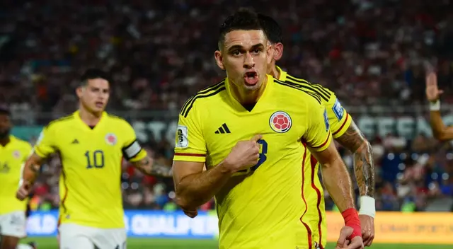 Rafael Santos Borré le dio el triunfo a Colombia sobre Paraguay.