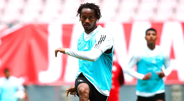 Carrillo solo jugó 25 minutos contra Venezuela en la última fecha doble.