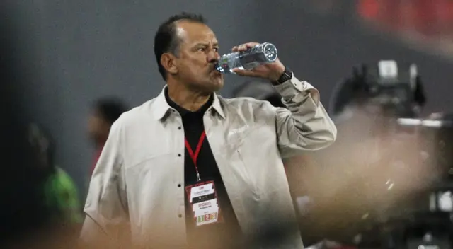 Juan Reynoso en su hora clave con la selección peruana Juan Reynoso en su hora clave con la selección peruana