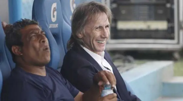 Ricardo Gareca estuvo presente en la despedida de Lobatón.
