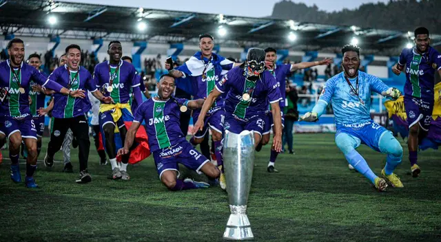 Comerciantes Unidos ascendió a la Liga 1 2024 tras salir campeón del ascenso. Comerciantes Unidos ascendió a la Liga 1 2024 tras salir campeón del ascenso.