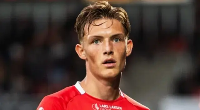 Oliver Sonne se pronunció tras interés que despertó en clubes de Europa