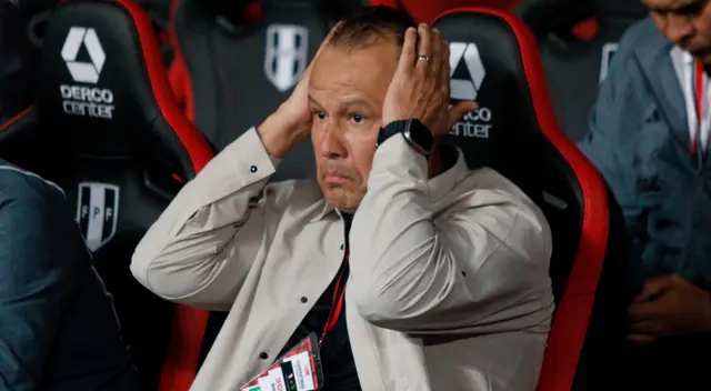 Juan Reynoso y sus contradicciones mientras estuvo al mando de la selección peruana Juan Reynoso y sus contradicciones mientras estuvo al mando de la selección peruana