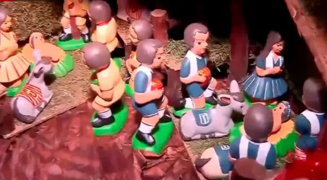 Una peruana mostró un nacimiento con la temática del clásico del fútbol peruano. Una peruana mostró un nacimiento con la temática del clásico del fútbol peruano.