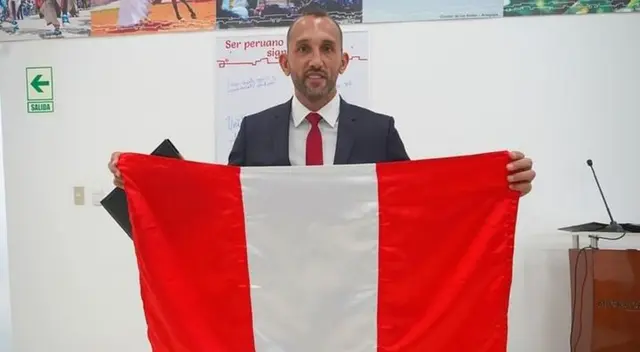 Hernán Barcos obtuvo la nacionalidad peruana. Hernán Barcos obtuvo la nacionalidad peruana.