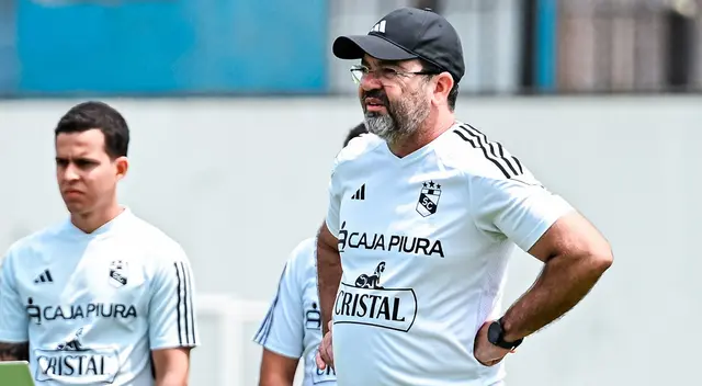 Enderson Moreira fue sorprendido por un futbolista de Sporting Cristal-