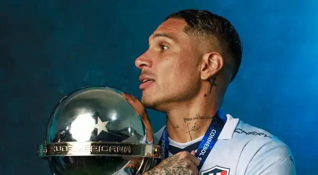 Paolo Guerrero fue sorprendido con mensaje de Liga de Quito.