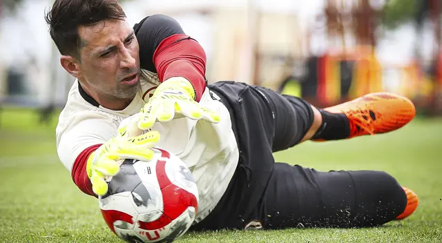 Sebastián Britos firmó con Universitario por todo el 2024.