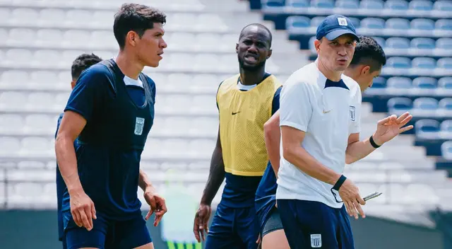 Alejandro Restrepo tendrá de alternativas al panameño Waterman en el ataque y a Castillo en el mediocampo.