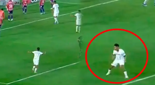Piero Quispe y la emotiva celebración tras ser parte del gol de Pumas.