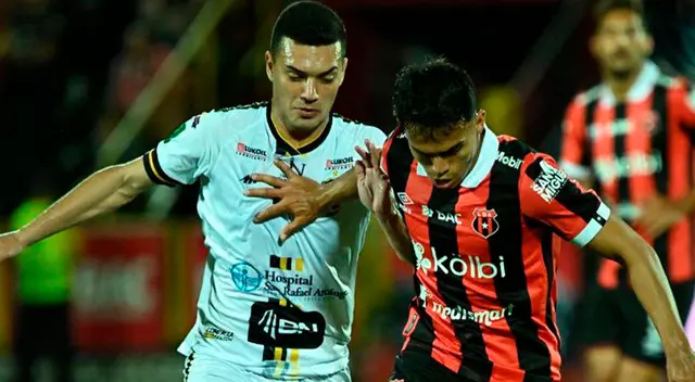 Alajuelense chocó con Liberia.