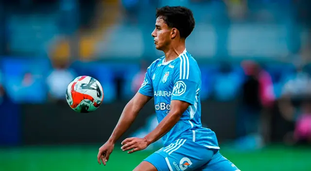 Jhilmar Lora es titular en Sporting Cristal.