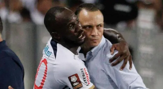 Alejandro Restrepo debutó con triunfo en la Liga 1 Alejandro Restrepo debutó con triunfo en la Liga 1