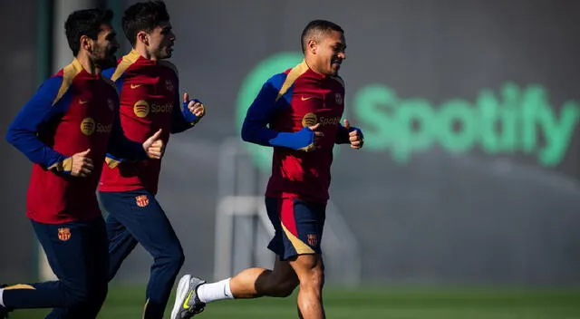 Vitor Roque en las prácticas del FC Barcelona. 