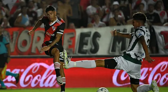 River Plate y Excursionistas se enfrentan.