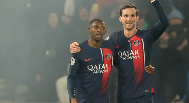 Fabian Ruiz y Ousmane Dembele celebrando los goles del PSG