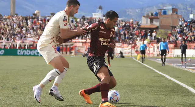 Universitario y UTC jugarán en el Estadio Municipal Germán Contreras Jara.