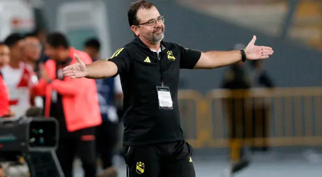 Sporting Cristal definió la continuidad de Enderson Moreira