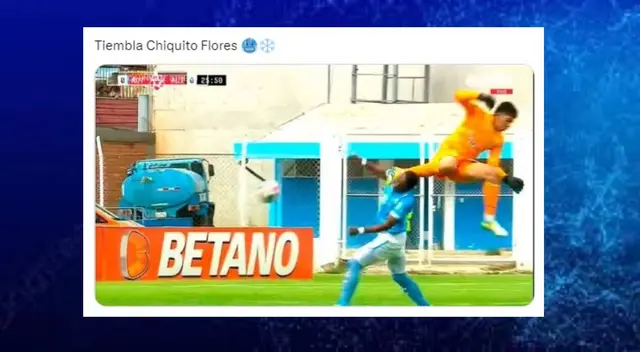¿Le nació competencia? Jugada de Saravia fue comparada con la de Chiquito Flores.