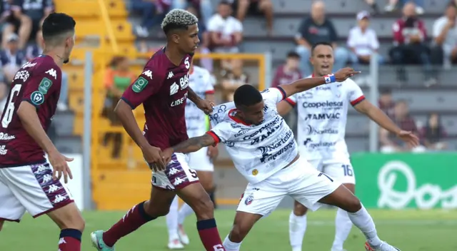 Saprissa y San Carlos igualaron en un partidazo por la Liga Promerica.