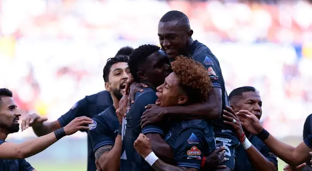 Aucas derrotó por 2-1 a LDU. Aucas derrotó por 2-1 a LDU.