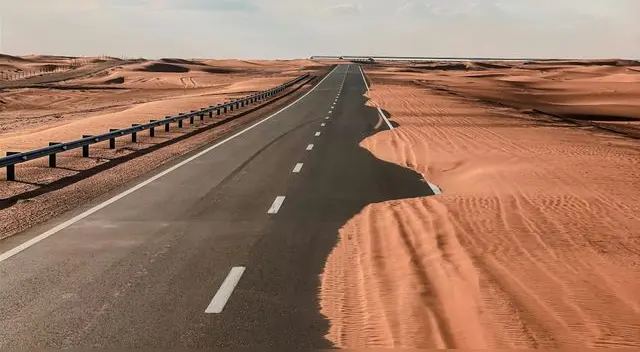 Este país se caracteriza por tener zonas áridas que superan los 50 grados celsius.