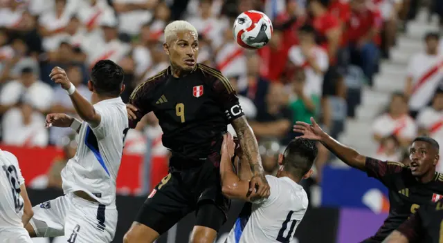 Paolo Guerrero en acción ante Nicaragua.