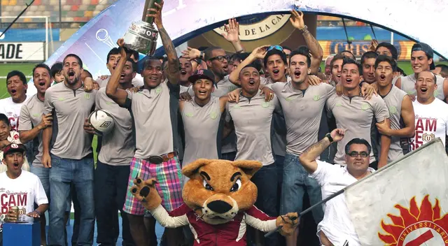 Universitario de Deportes salió campeón nacional en el 2013. Universitario de Deportes salió campeón nacional en el 2013.