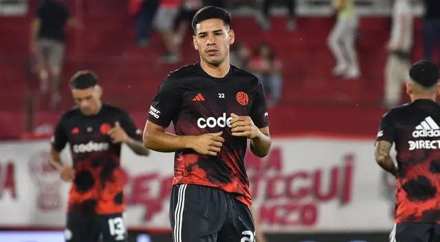Zabala tuvo su debut a nivel profesional con River Plate ante Huracán.