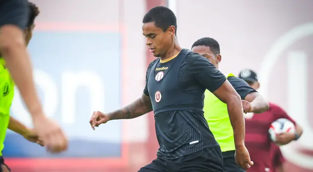 Christopher Olivares llegó a Universitario a finales del 2023 desde Cusco FC. Foto: Universitario