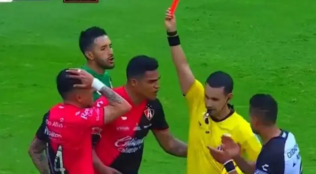 Anderson Santamaría es expulsado en Atlas FC