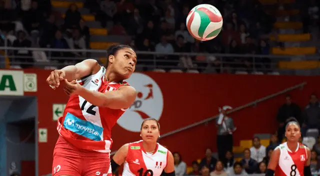 Ángela Leyva cuando defendía a la Selección Peruana de Vóley