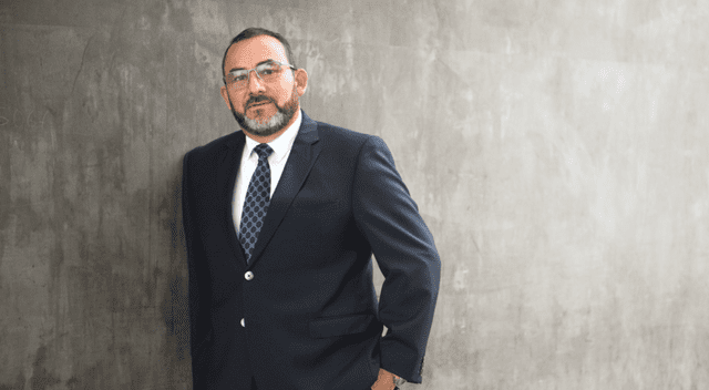 Julio García, Christian Cueva