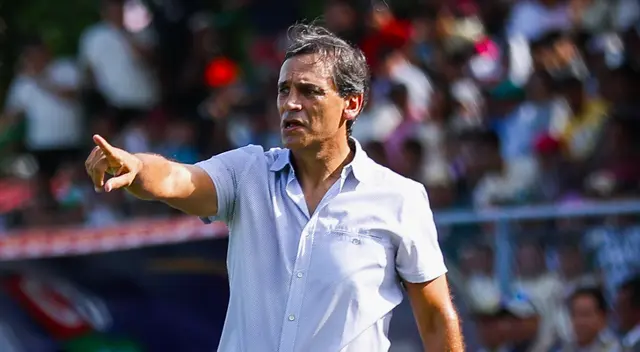 Fabián Bustos resaltó el nivel de un futbolista de Universitario tras el triunfo en Tarapoto Fabián Bustos resaltó el nivel de un futbolista de Universitario tras el triunfo en Tarapoto