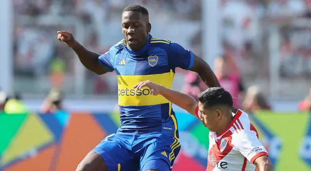 Advíncula jugó los 90 minutos en el triunfo de Boca ante River.