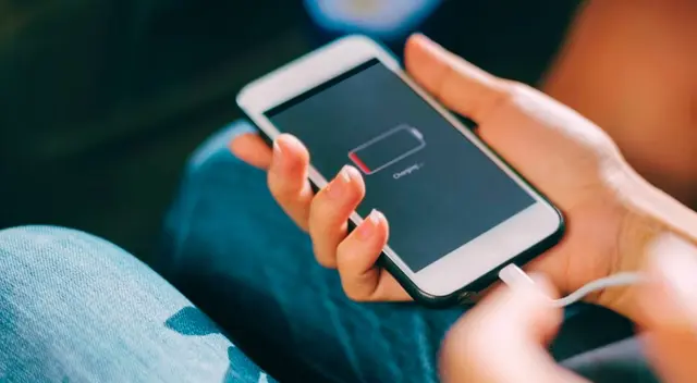 Descubre el método correcto para cargar tu celular sin riesgos