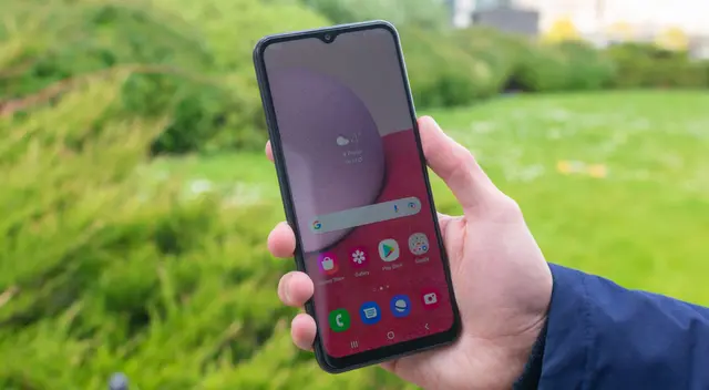 Conoce las características del teléfono más barato de Samsung en el 2024.