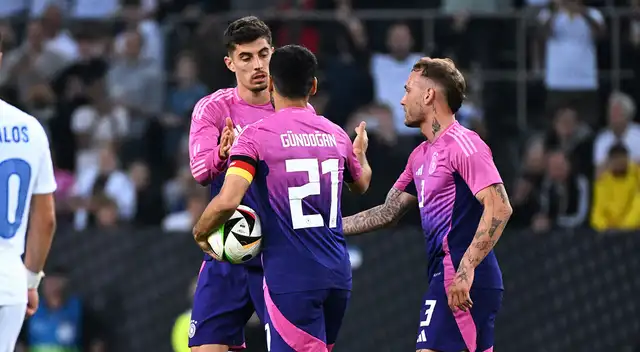 Alemania vino de menos a más y derrotó a Grecia por 2-1.