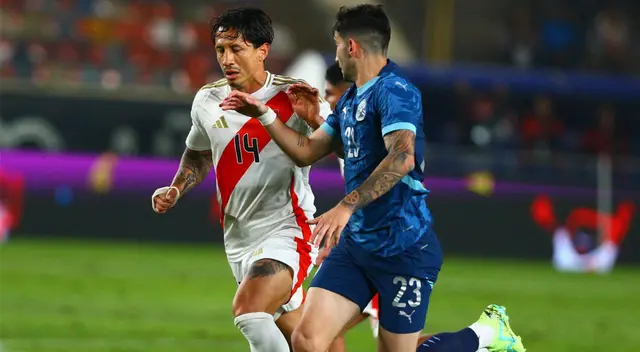 Gianluca Lapadula arrancó de titular con Perú ante Paraguay.
