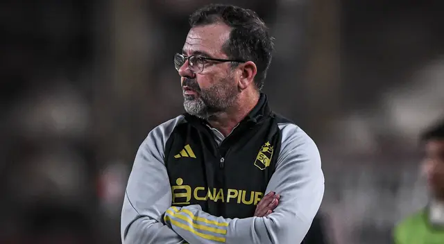 Enderson Moreira fue cesado tras no ganar el Apertura.