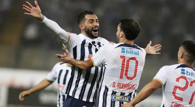 Figura de Alianza Lima en órbita de la Universida de Chile