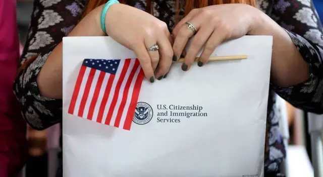 Esta es la historia de una joven que consiguió la ciudadanía americana. Esta es la historia de una joven que consiguió la ciudadanía americana.