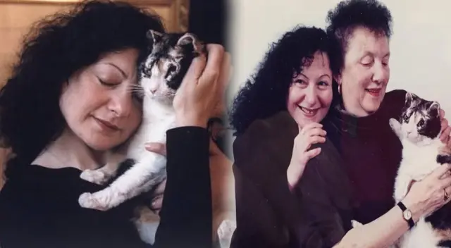 Scarlett, la gata, salvó de un violento incendio a sus cachorros y luego fue adoptada por Karen Wellen, quienes se hicieron grandes amigas y su leyenda creció en las redes sociales en todo el mundo.