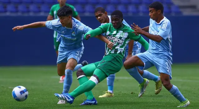 Cristal y Atlético Nacional juegan la final de la Copa Mitad del Mundo