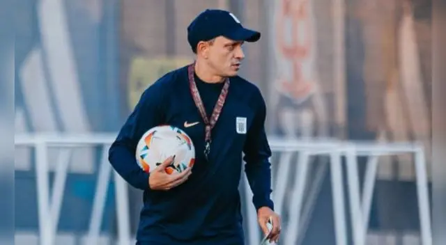 Alejandro Restrepo asumio Alianza Lima a inicios de temporada del 2024 Alejandro Restrepo asumio Alianza Lima a inicios de temporada del 2024