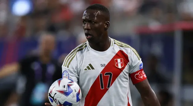 Luis Advíncula sufrió una lesión en el partido ante Chile por Copa América. Luis Advíncula sufrió una lesión en el partido ante Chile por Copa América.