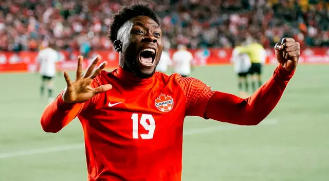 Alphonso Davies con camiseta de Canadá Alphonso Davies con camiseta de Canadá