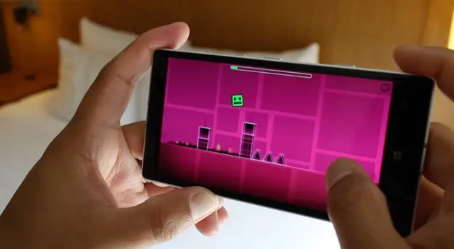 Consejos para superar todos los niveles de Geometry Dash en celular y PC.