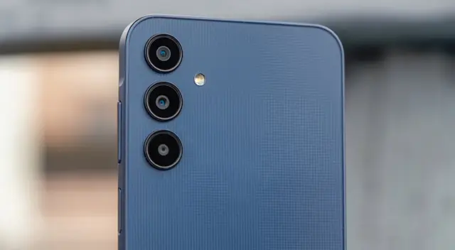El celular de Samsung más barato del mundo que cuenta con características de un smartphone premium. El celular de Samsung más barato del mundo que cuenta con características de un smartphone premium.