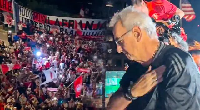 Jorge Fossati emocionado por el banderazo en Kansas
